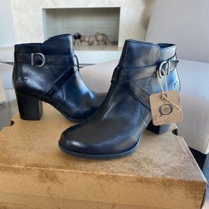 Born Carabel black ankle boots size 6.5